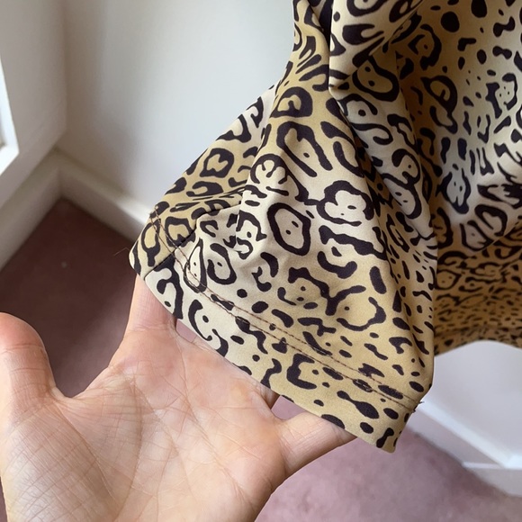 KATHERINE WAY Leopard Jaguar Animal Print 3/4 Sleeve Stretch Collar V Neck Dress - Picture 5 of 5